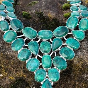 Robin's Nest Jewels Green and Silver Necklace